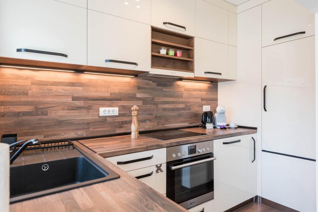 Cosy Apartment In Central Warna Exterior foto