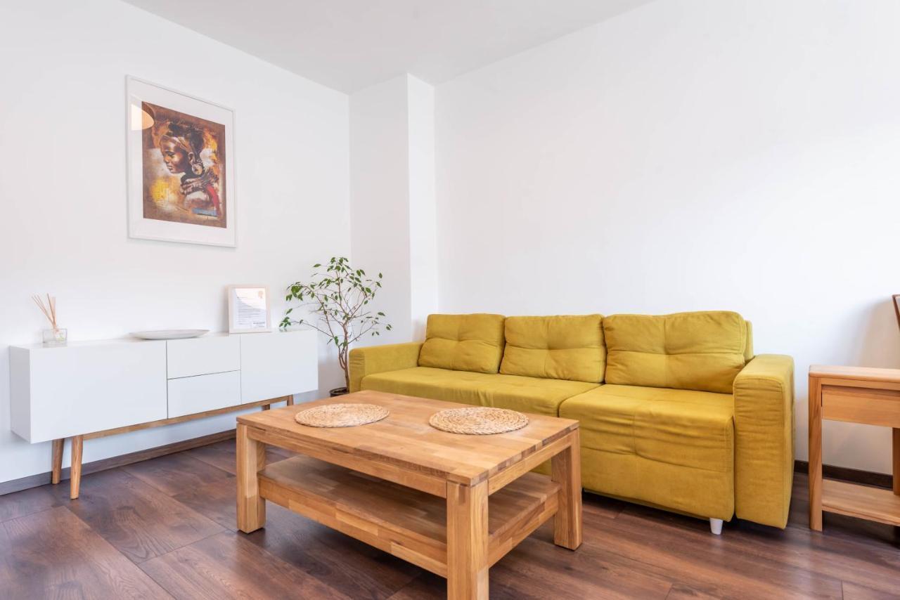 Cosy Apartment In Central Warna Exterior foto