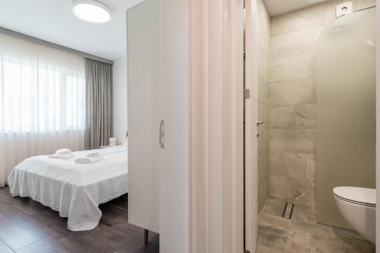 Cosy Apartment In Central Warna Exterior foto