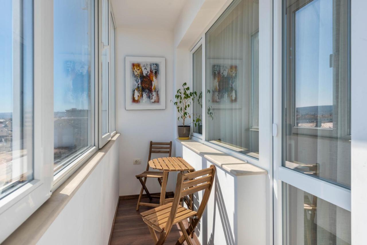 Cosy Apartment In Central Warna Exterior foto